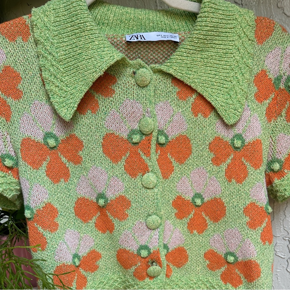 Zara Green Floral Knit Crop Cardigan & Skirt Set with Orange Flowers - Picture 4 of 8